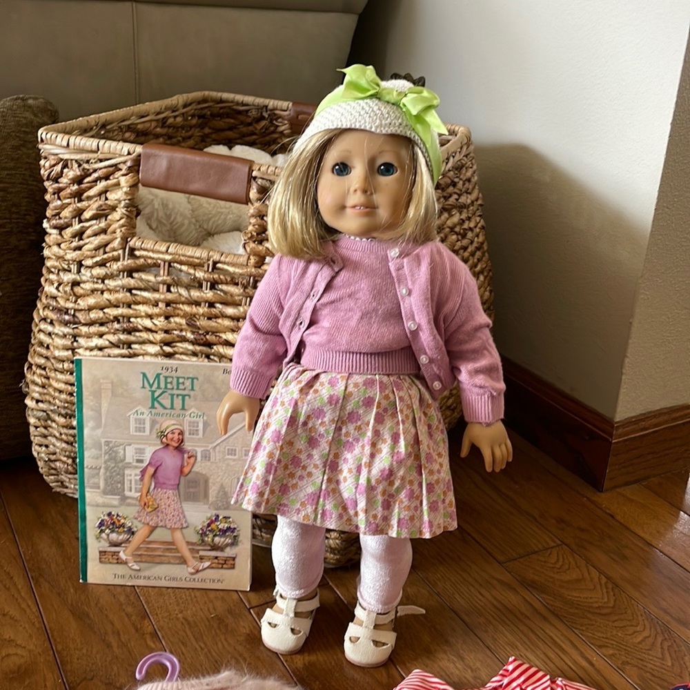 American girl Kit and outfits 15 different clothes with matching shoes